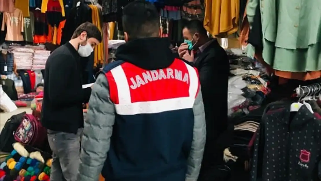 Ağrı'da karantina kurallarını ezen 2 kişiye para cezası