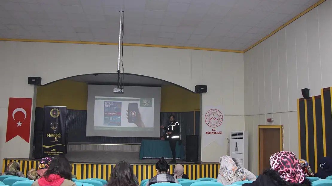Ağrılı annelere 'En İyi Narkotik Polisi Anne' projesinin semineri gerçekleştirildi