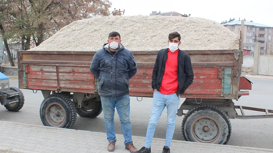 Ağrı'da yaş küspe satışları başladı