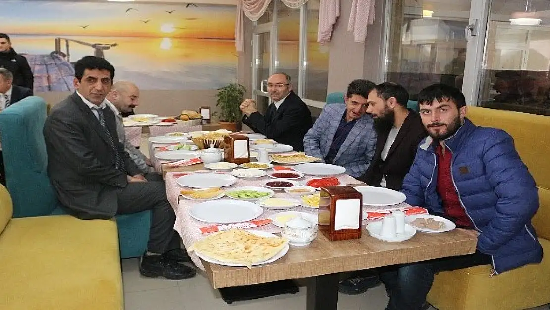 Ağrı Valisi Süleyman Elban Basınla Bir Araya Geldi