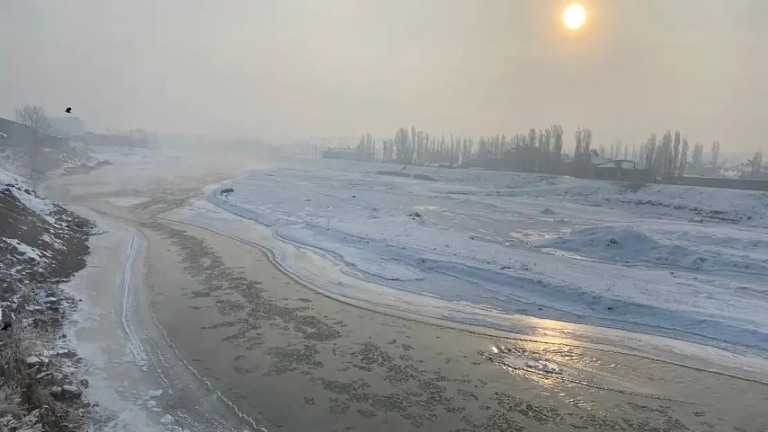 Murat Nehri Buz Tuttu