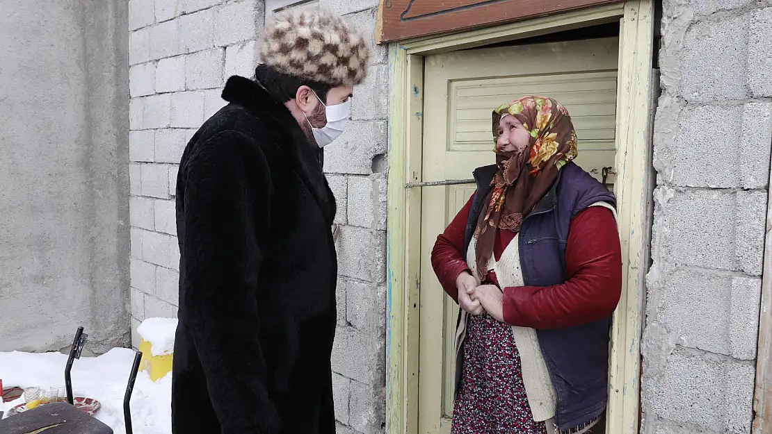 Başkan Sayan ihtiyaç sahibi aileleri ziyaret etti