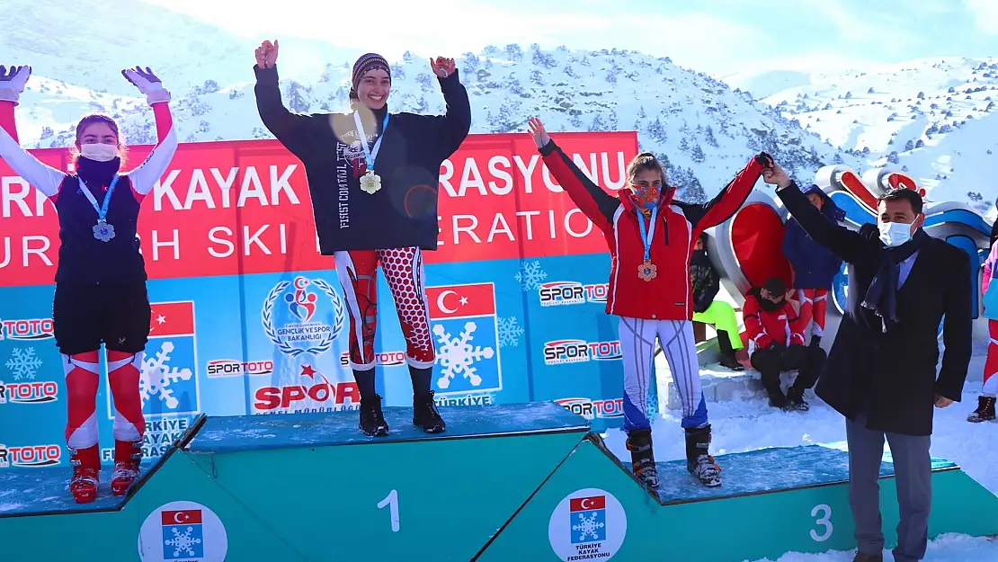 Ağrılı sporcu Berfin Balkis Türkiye şampiyonu oldu