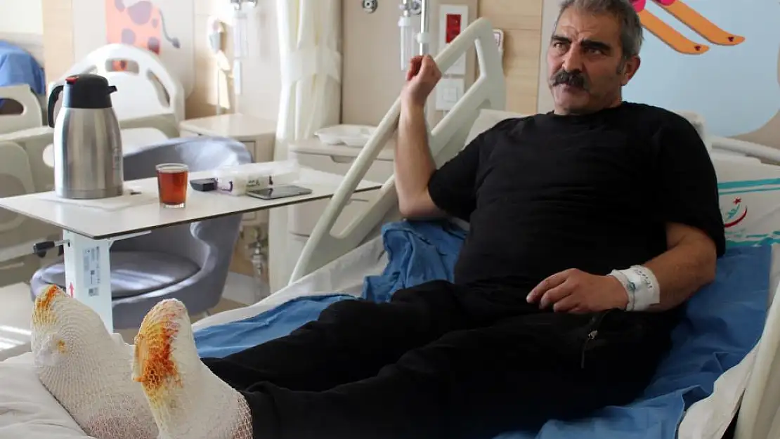Ağrı yolunda ayakları buz tuttu!