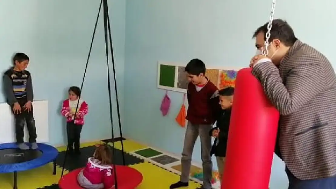 Alper Balcı, Diyadin'deki Özel Rehabilitasyon merkezlerini ziyaret etti