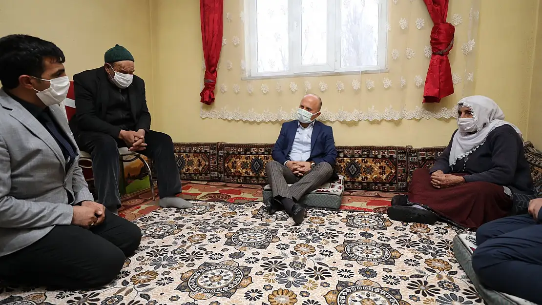 Ağrı Valisi Dr. Osman Varol'dan şehit ailesine ziyaret