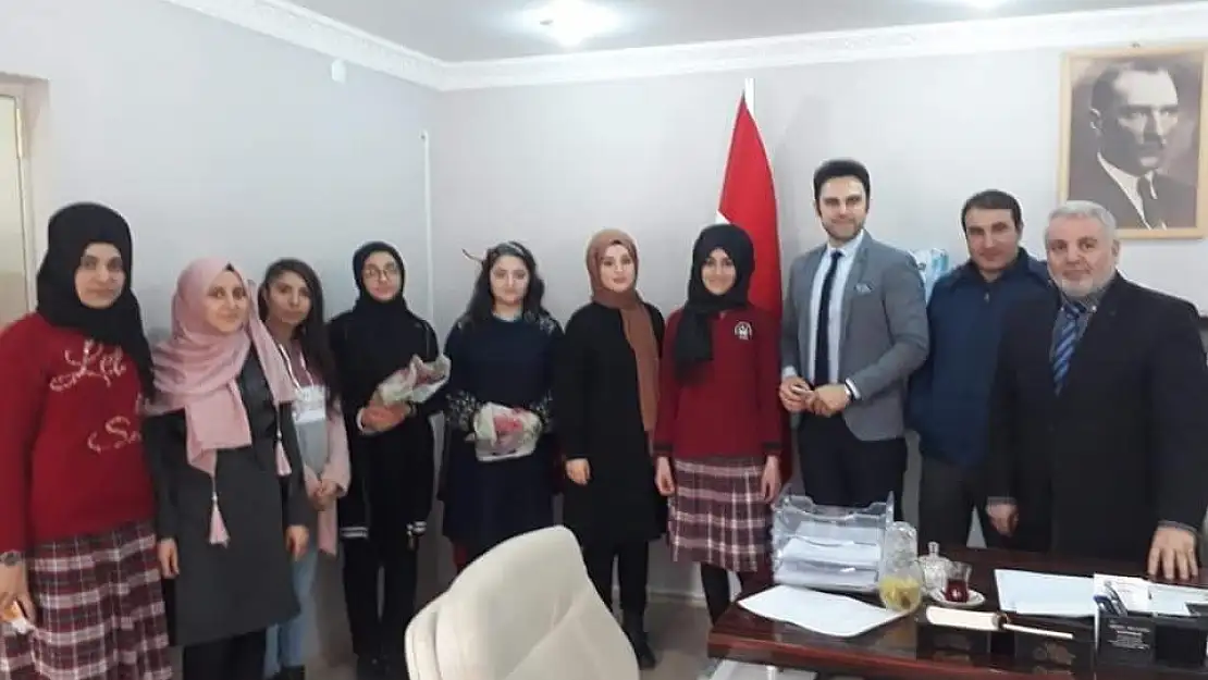 Tutak'ta Çanakkale Şehitleri konulu şiir okuma yarışması
