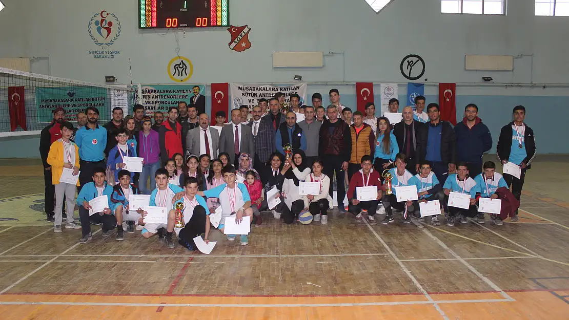 Ağrı'da voleybol heyecanı