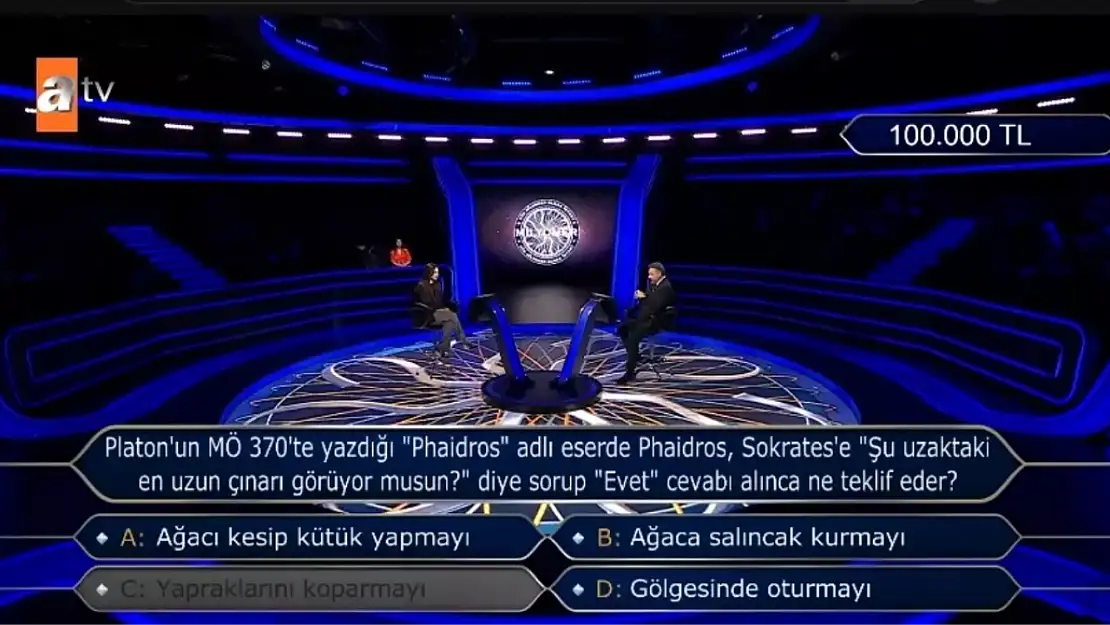 Platon'un MÖ 370'te yazdığı Phaidros adlı eserde Phaidros, Sokrates'e 'Şu uzaktaki en uzun çınarı görüyor musun?' diye sorup 'Evet' cevabını alınca ne teklif eder