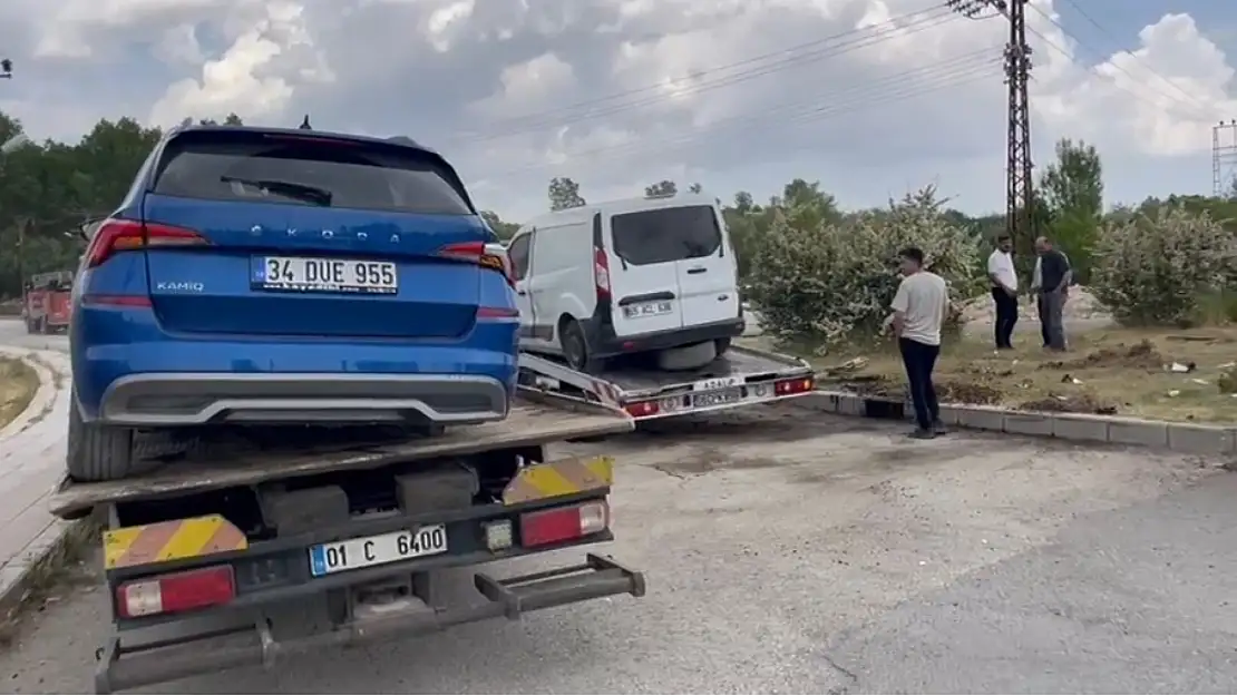 Adilcevaz'da Feci Trafik Kazası: 2 Kayıp, 1 Yaralı!