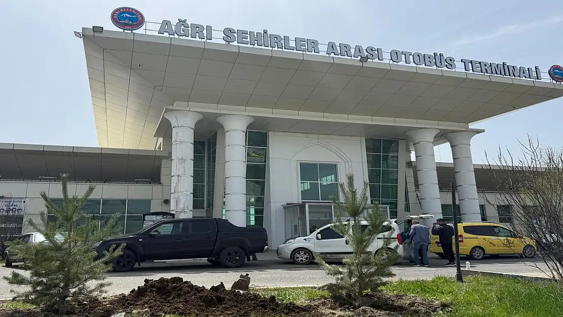 Ağrı Belediyesi'nden barış fidanlarıyla anlamlı ağaçlandırma çalışması