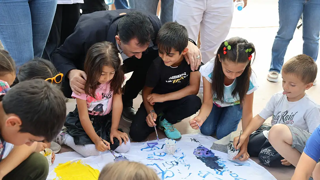 Ağrı Belediyesi yazı çocuklarla renklendirdi