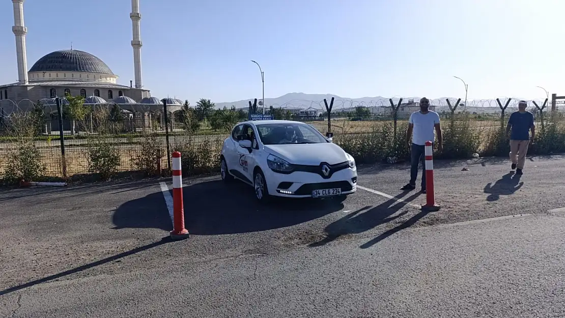 Ağrı'da adaylara altın değerinde tavsiyeler: Direksiyon sınavında bunlara dikkat!