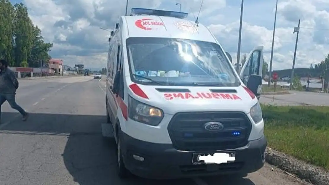 Ağrı'da ambulansın çarptığı kişi ağır yaralı