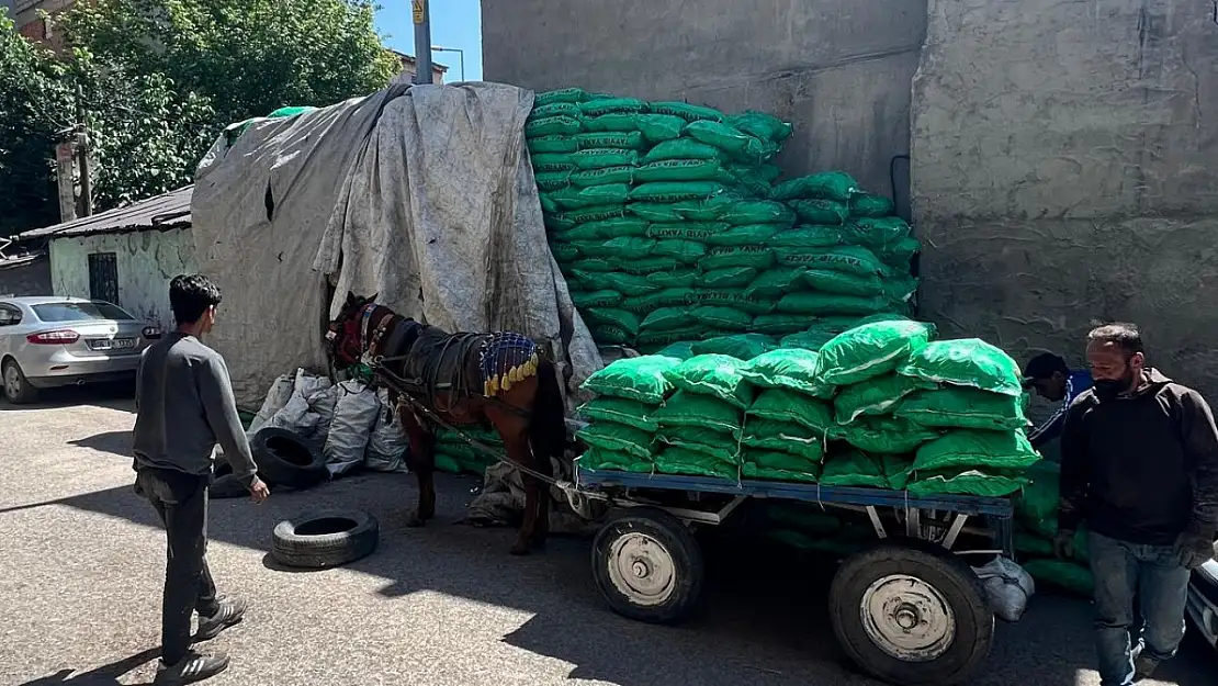 Ağrı'da doğalgaz olmayan köylerde kömür alımı hız kazandı