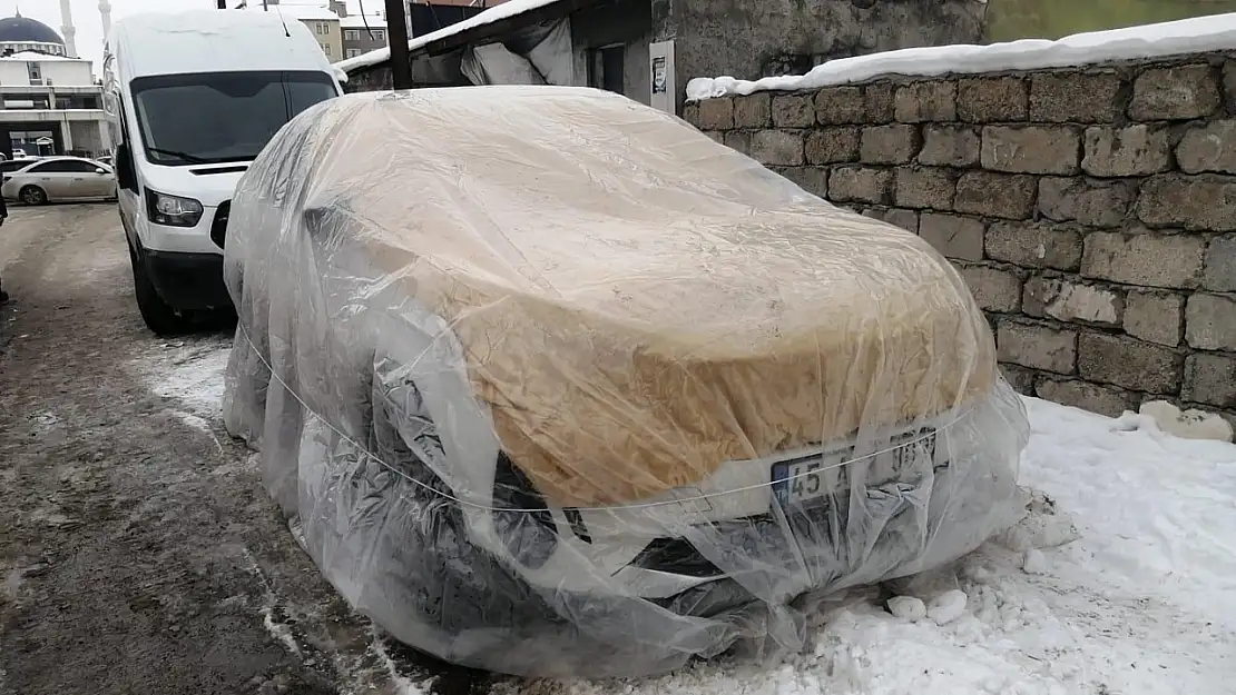 Ağrı'da dondurucu soğuk hayatı zorlaştırdı