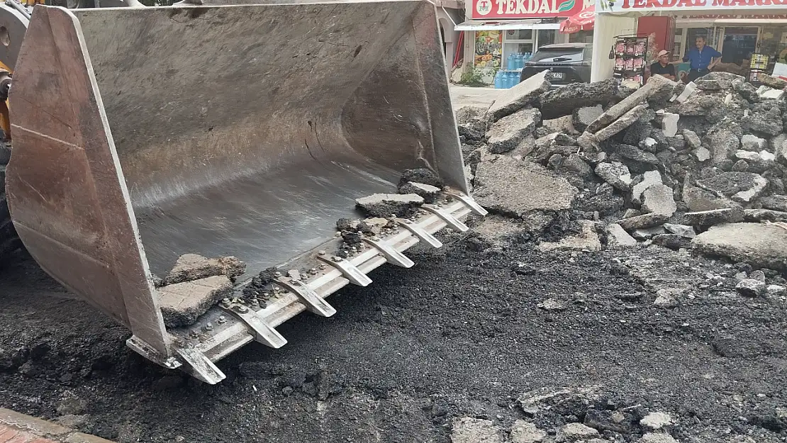 Ağrı'da Yavuz Mahallesi asfalt çalışmalarıyla yenileniyor