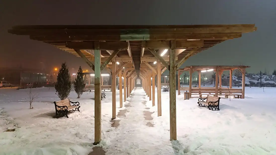 Ağrı'da gece soğukları hayatı olumsuz etkiliyor
