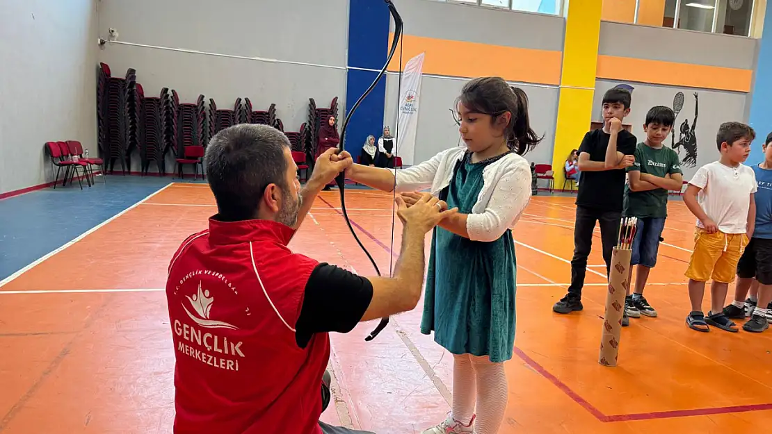 Ağrı'da gençler bu yaz boş durmuyor, Gençlik Merkezi'nde etkinlikler sürüyor