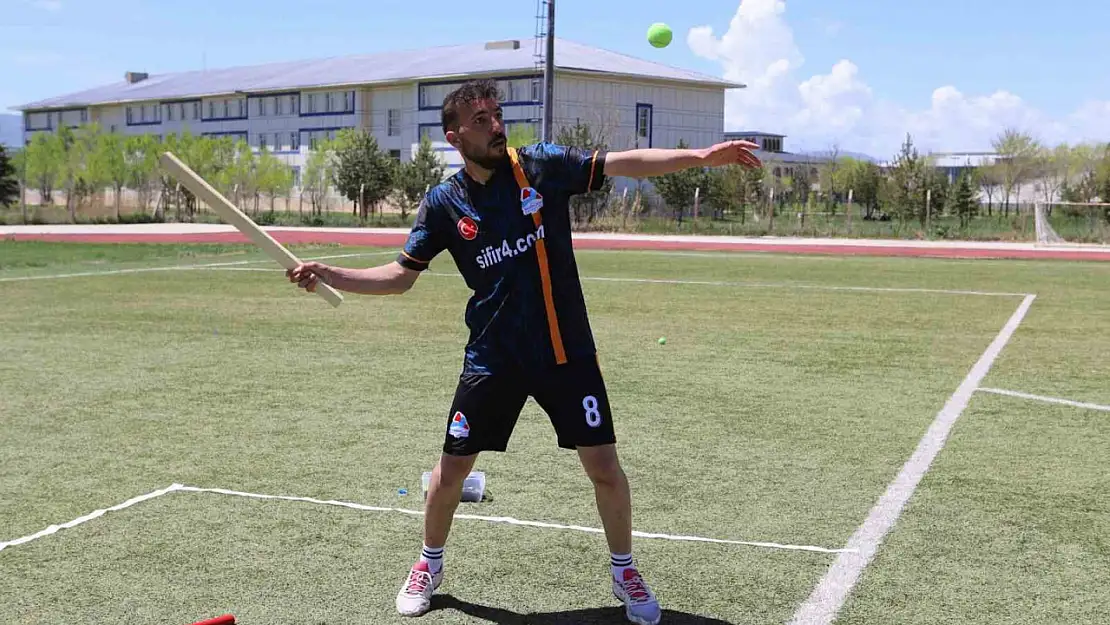 Ağrı'da gençler topa dara ile tanışıyor