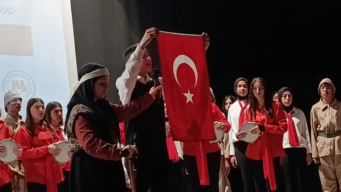 Ağrı'da milli ruh canlandı İstiklal Marşı ve Mehmet Akif anıldı