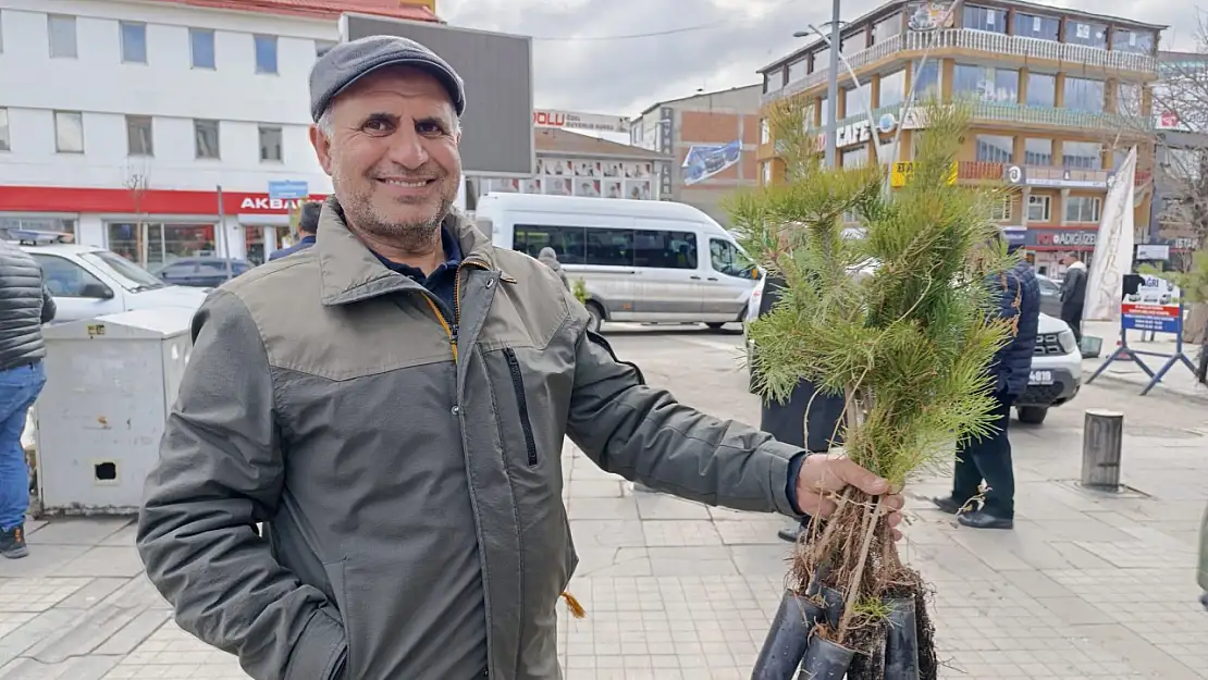 Ağrı'da Orman Haftasında 2 bin fidan vatandaşla buluştu