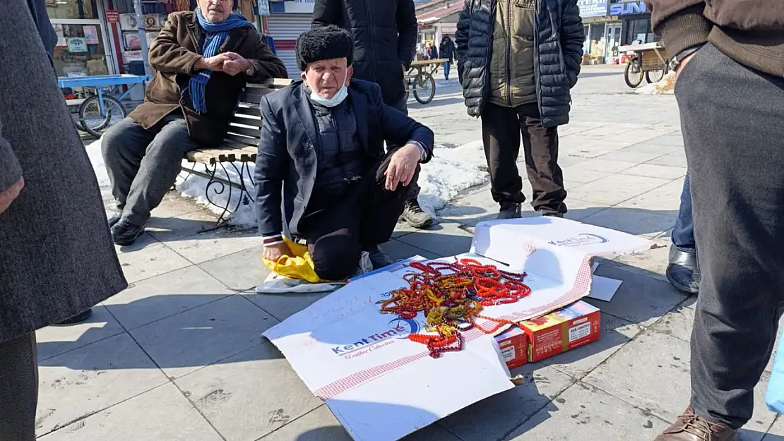 Ağrı'da ramazana özel dua tespihleri yoğun ilgi görüyor