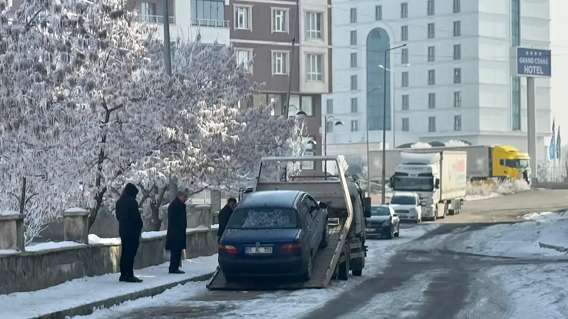 Ağrı'da soğuk hava çekici trafiğini artırdı