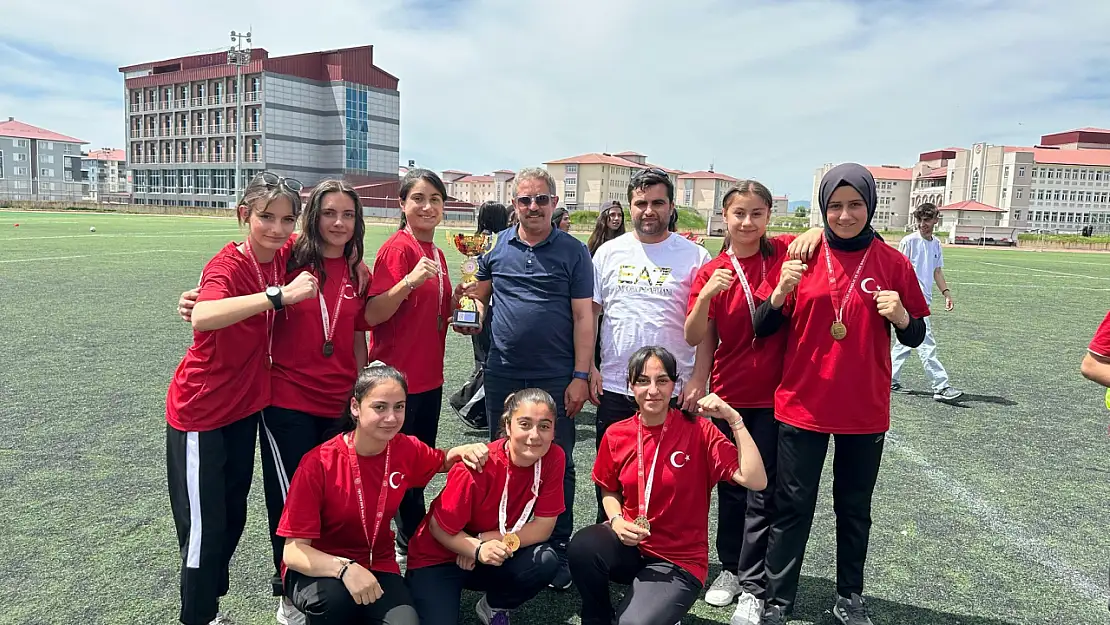 Ağrı'da spora ilgi artıyor: Sokak futbolu turnuvası tam not aldı
