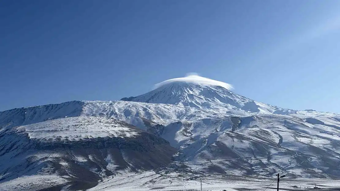 Ağrı Dağı şapkasını taktı