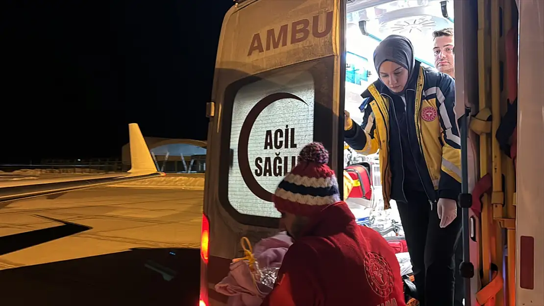 Ağrı'dan Malatya'ya ambulans uçakla hayati nakil!