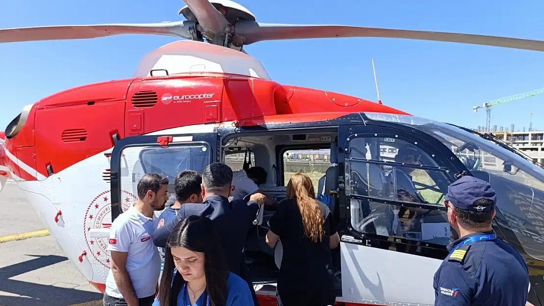 Ağrı'dan Tatvan'a acil sağlık köprüsü kuruldu