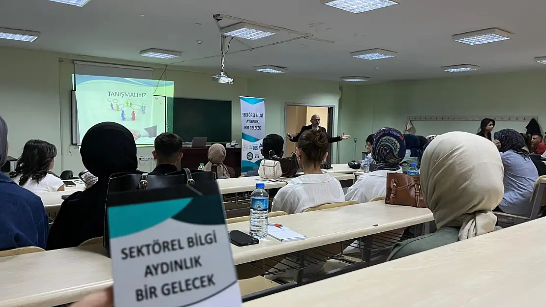 Ağrı İbrahim Çeçen Üniversitesi'nde beden dili ve mülakat eğitimi verildi