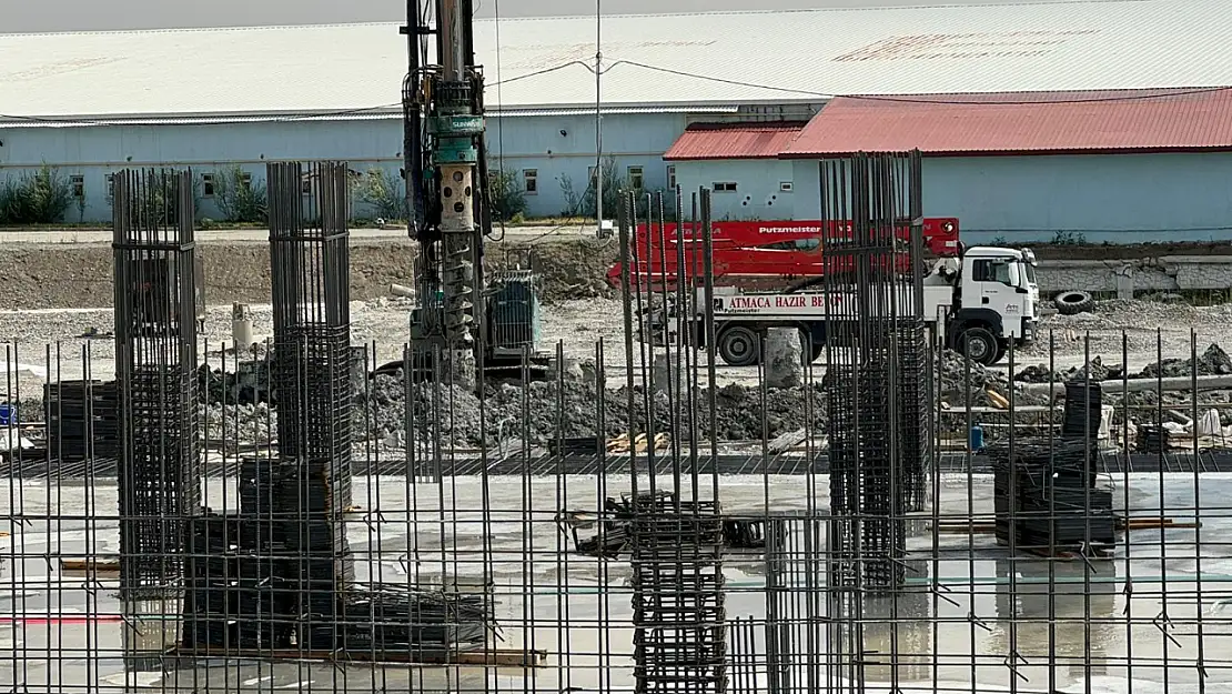 Ağrı'nın en büyük karma yaşam merkezi için çalışmalar hızla devam ediyor