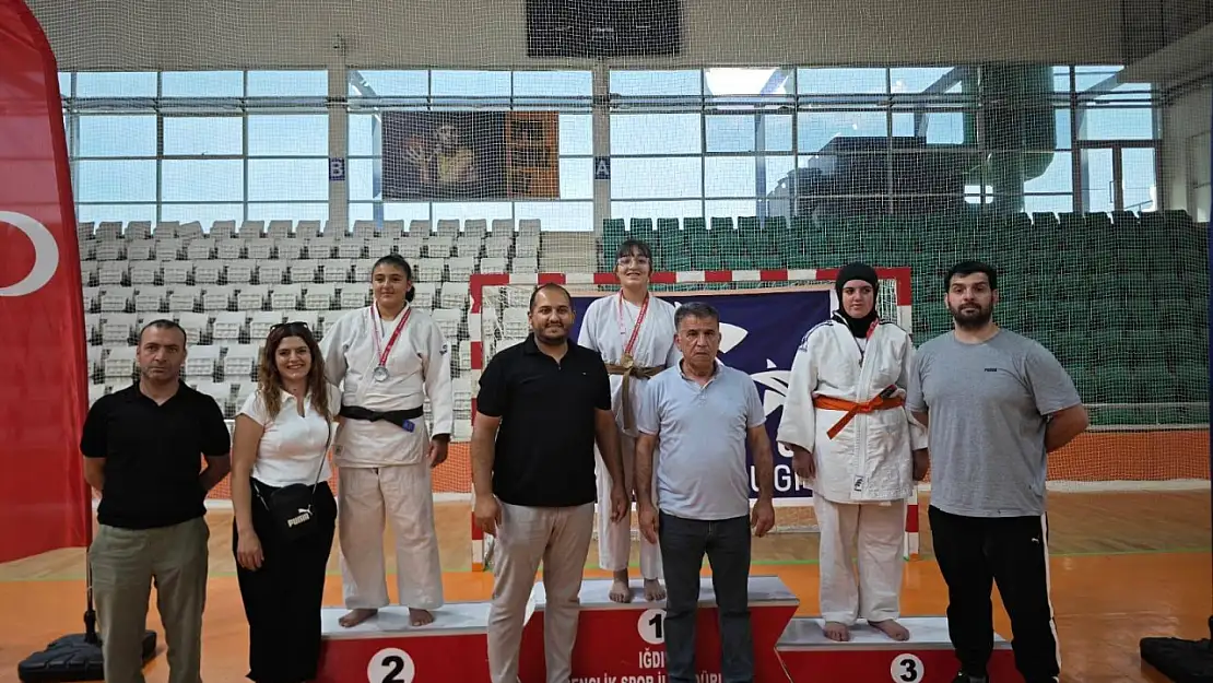 Ağrı'nın genç judocuları Iğdır'dan madalyalarla döndü!