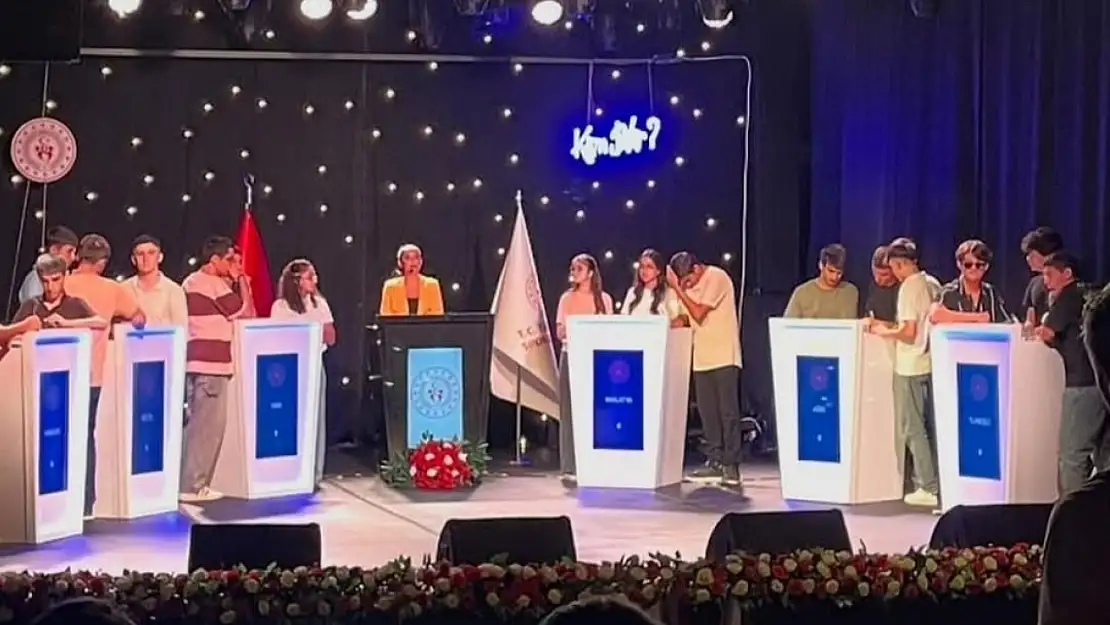 Ağrı'nın gençleri Van'da Türk müziği kategorisinde bölge birincisi oldu!