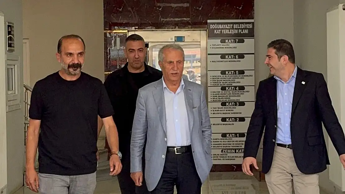 Ağrı'nın önde gelen iş insanı Çeçen, Doğubayazıt Belediyesi'ni ziyaret etti