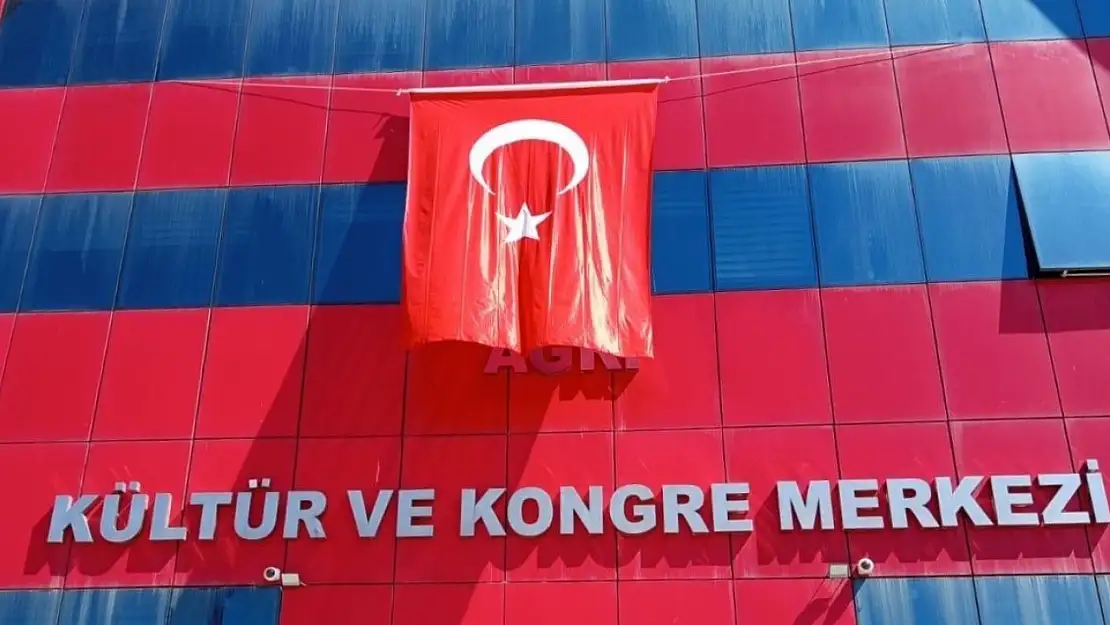 Ağrı'nın sokakları ay yıldız ile donatıldı birlik mesajı verildi