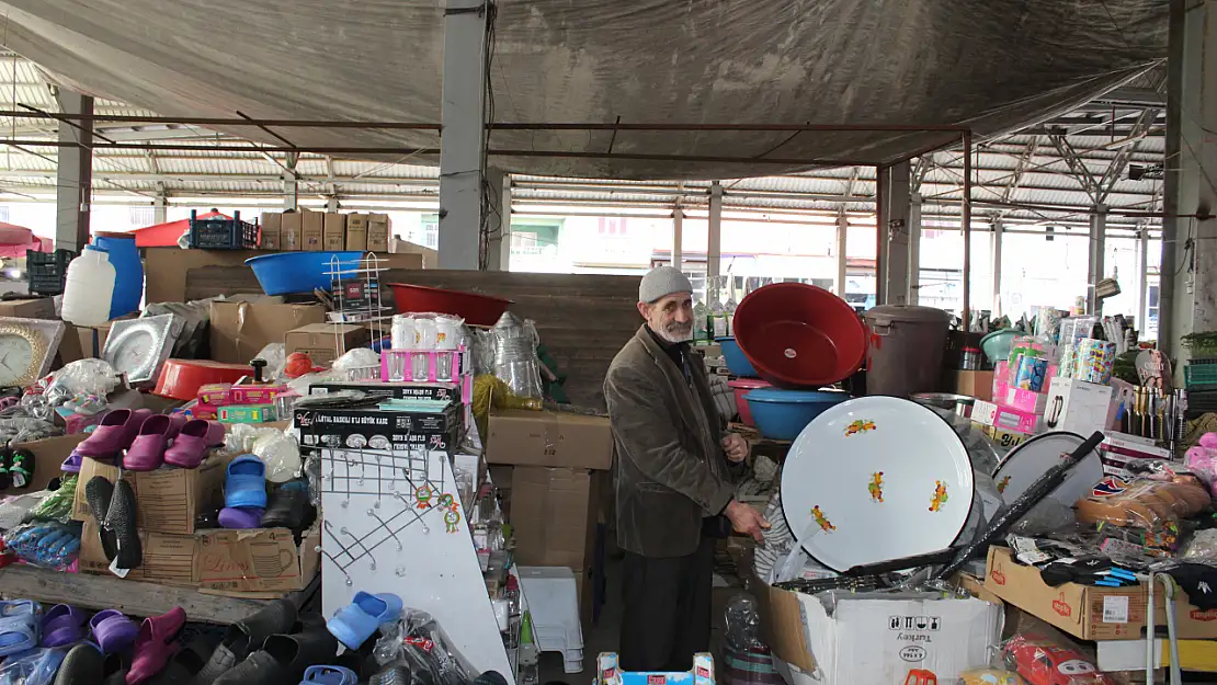 Ağrılı esnafın tezgâhında yıllara direnen sini kültürü sürdürülüyor