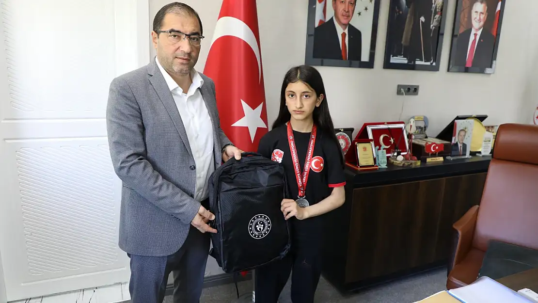Ağrılı genç sporcu Şahin'den gururlandıran başarı