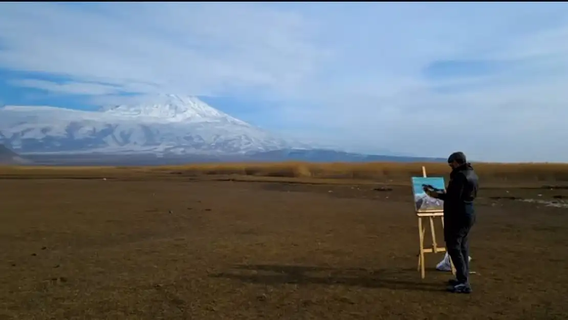 Ağrılı Ressam Mustafa Barkın Garip'ten Ağrı Dağı'na özel çalışma