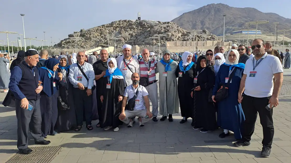 Ağrılı umrecilerden kutsal topraklarda manevi yolculuk