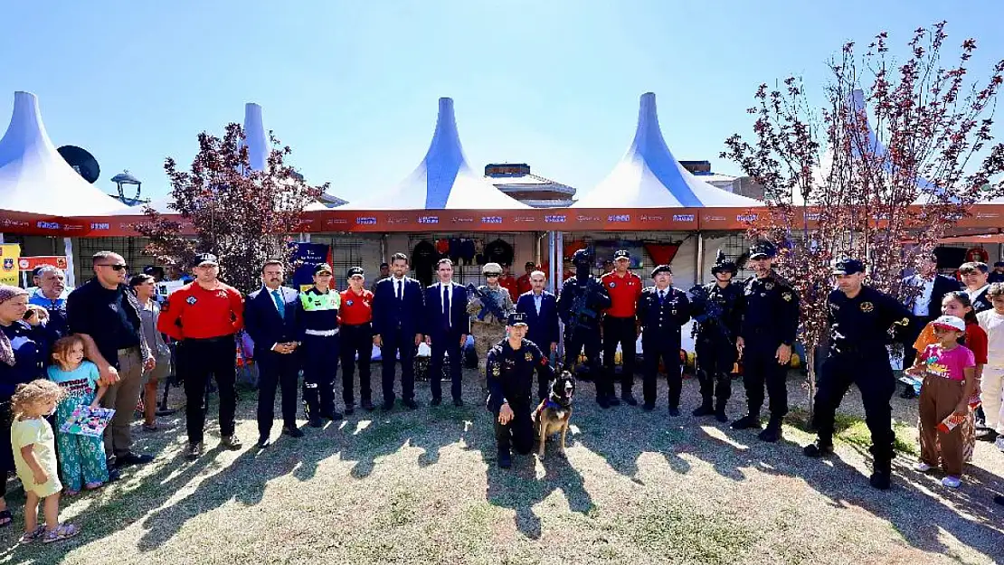 Ahlat'ta 1071 Malazgirt Zaferi'nin 954. Yıl Dönümü Coşkuyla Kutlandı