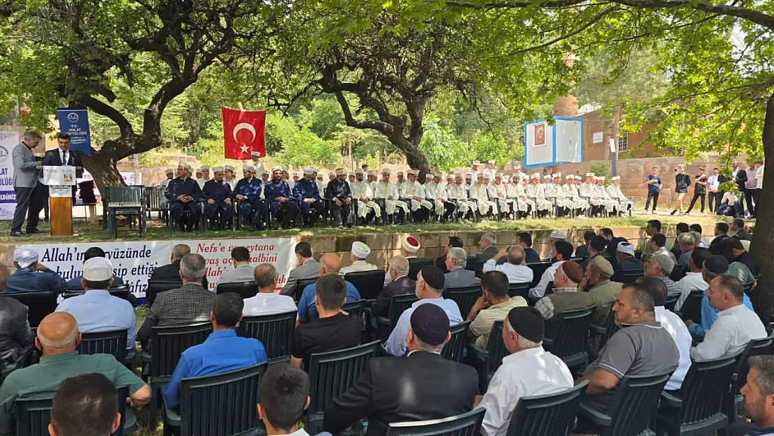Ahlat'ta Genç Hafızlar İçin Unutulmaz Kur'an Ziyafeti Düzenlendi
