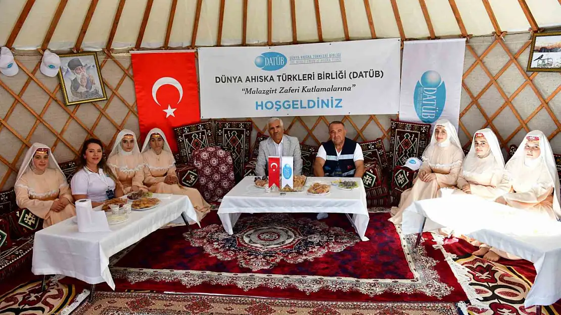 Ahlat'ta Malazgirt Zaferi etkinliklerinde Ahıska Türkleri yoğun ilgiyle tanıtıldı