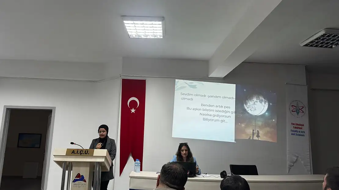 AİÇÜ Fen Edebiyat Fakültesi'nde şiir dinletisi ilgi gördü