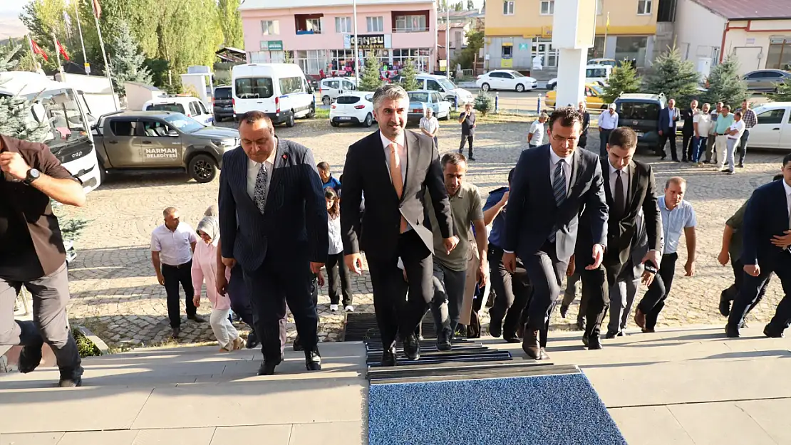 Aile ve Sosyal Hizmetler Bakan Yardımcısı Zafer Tarıkdaroğlu Narman'da Ziyarette Bulundu