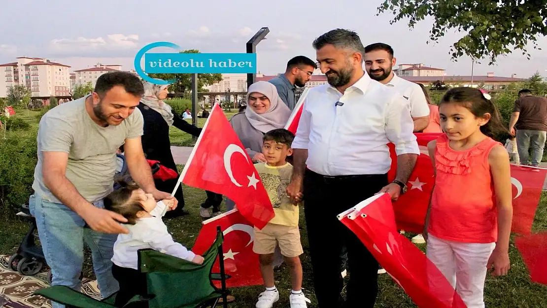 AK Parti Ağrı teşkilatından 'Terörsüz Türkiye' için bayraklı buluşma