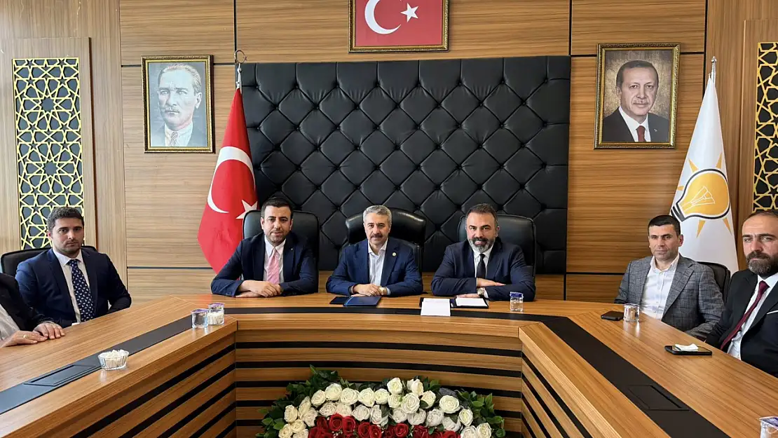 AK Parti Bitlis İl Başkanlığı'nda Haftalık İstişare Toplantısı Yapıldı
