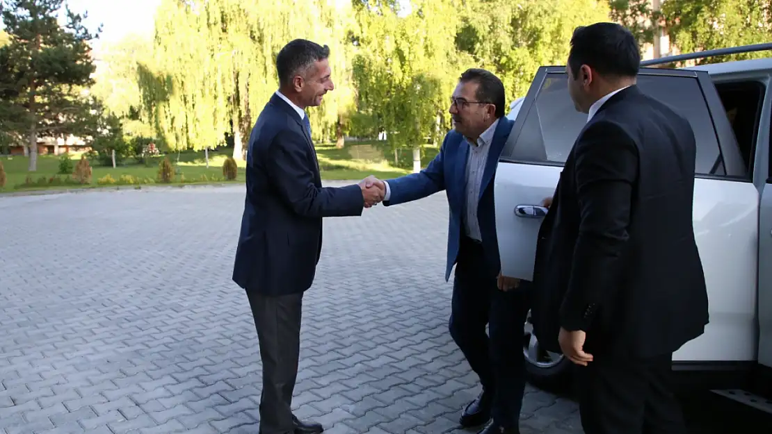 AK Parti Erzurum Milletvekili Selami Altınok'tan Erzurum Orman Bölge Müdürlüğü'ne Hayırlı Olsun Ziyareti